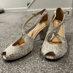 Chelsea Crew Ivory & Metallic Heels - EU40 or US9.5